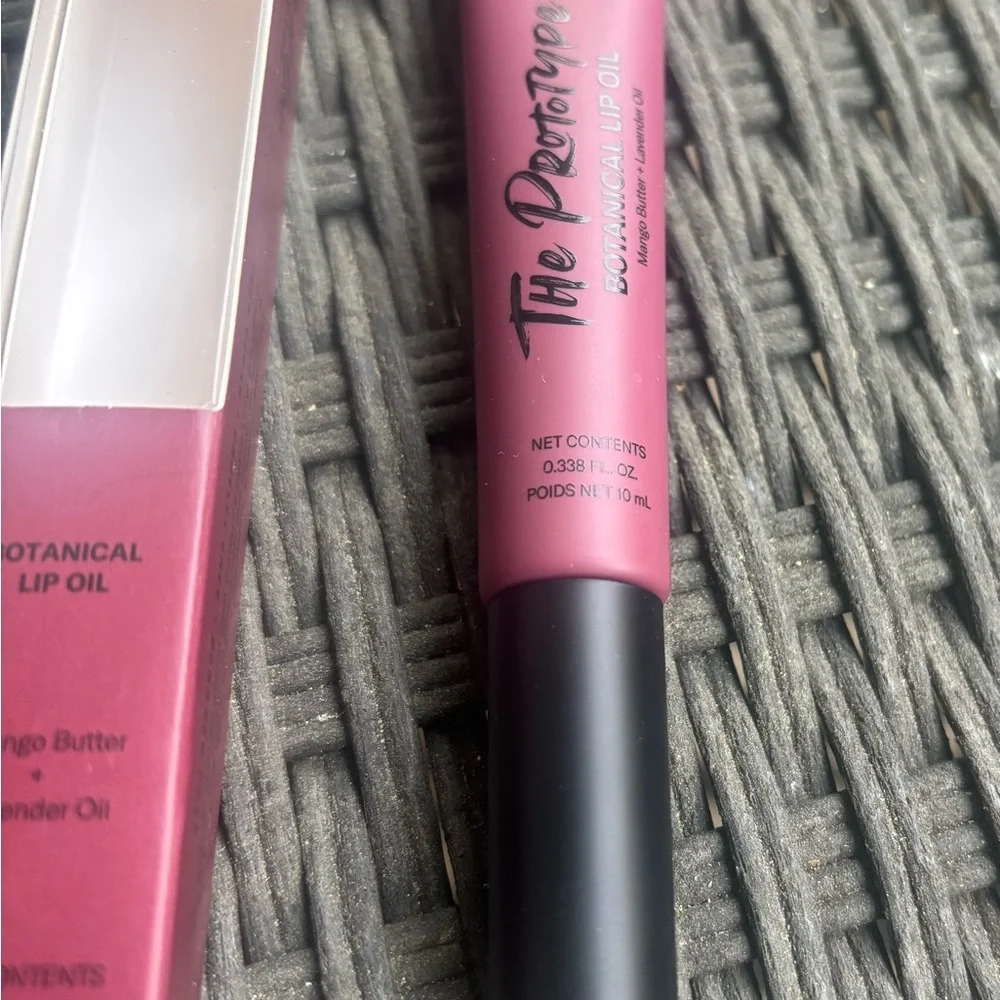 NWT The Lip Bar Lip Oil - Shade color One of One - item perfect but box squished